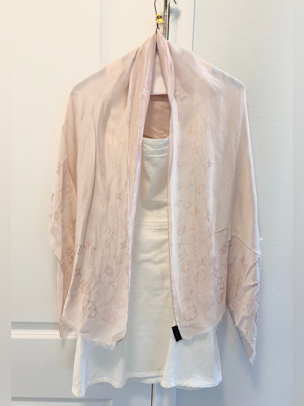 Auth LOUIS VUITTON Sheer Monogram Pink & White Silk/Viscose Scarf Wrap